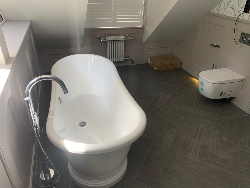 Loft suite bath
